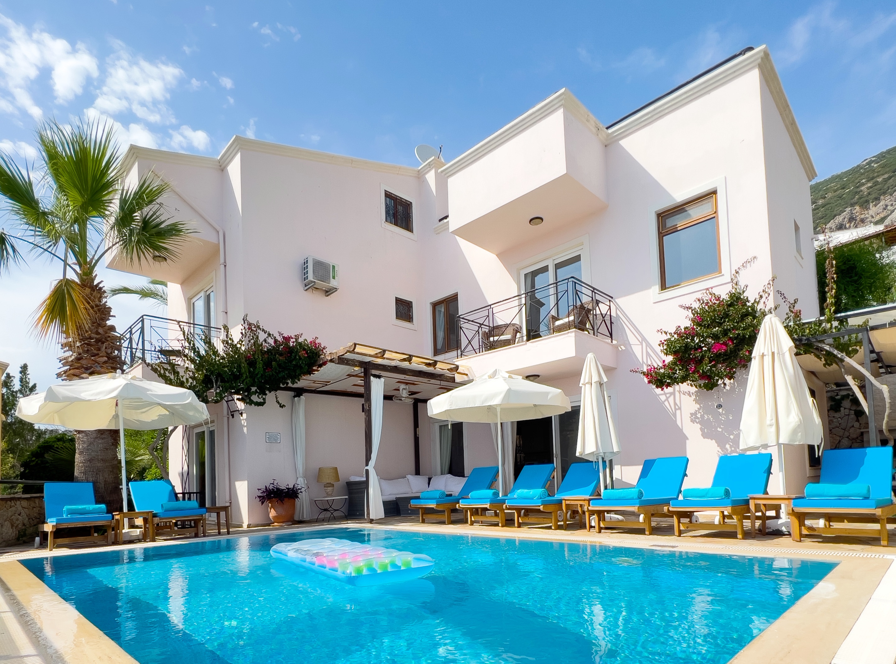 hero image of villa lucia kalkan